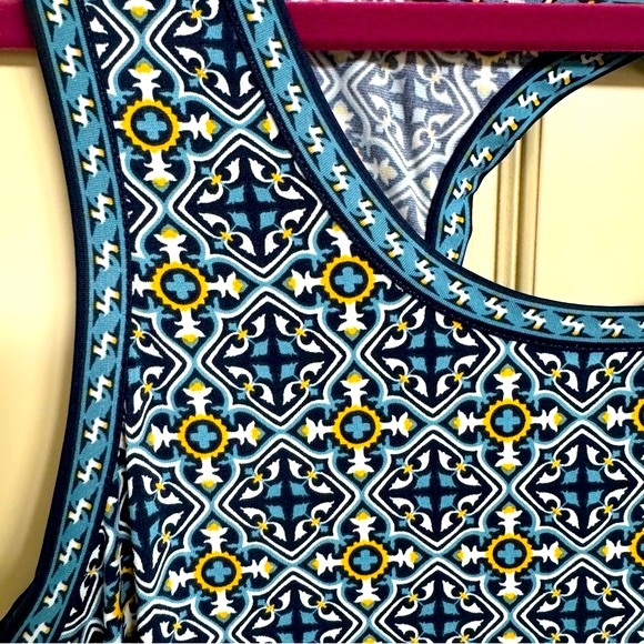 Max Studio Blue Medallion Stretch Sleeveless Dress with Keyhole Back Size Large - Picture 5 of 7